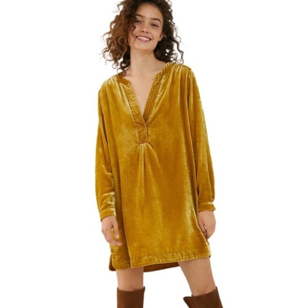 Anthropologie velvet tunic top